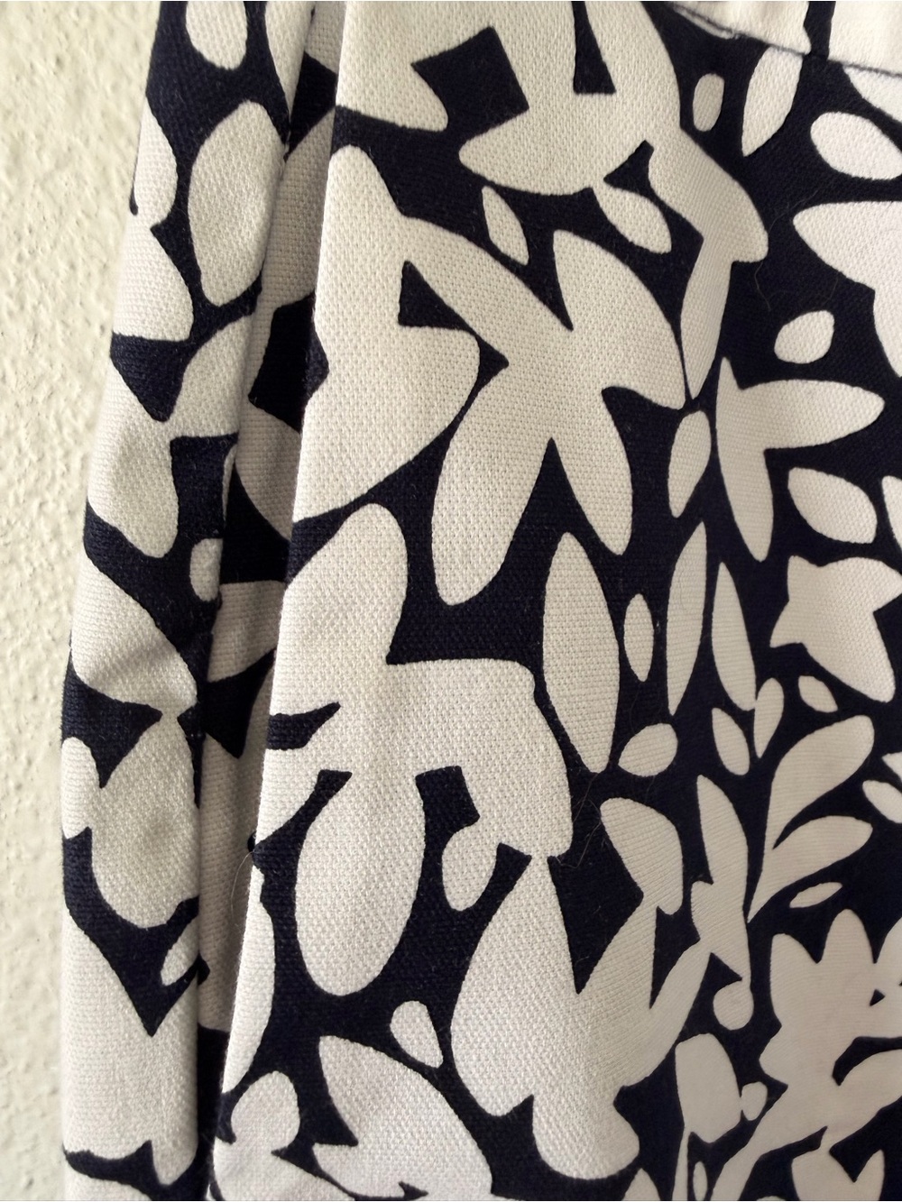 Oscar de la Renta Black and White Floral Wide-Leg Pants - Picture 7 of 11